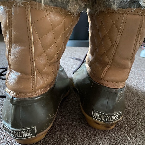 Attic Plunge Duck Boots - Picture 3 of 4